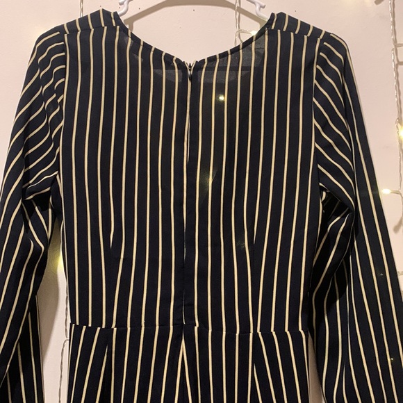 NWT black& white stripe long sleeve jumpsuit with full zipper in back. Sz small. - Picture 7 of 7